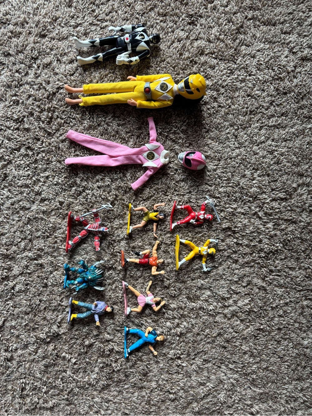 Vintage Power Ranger Figure Lot with Yellow & Pink Rangers and Assorted Colors